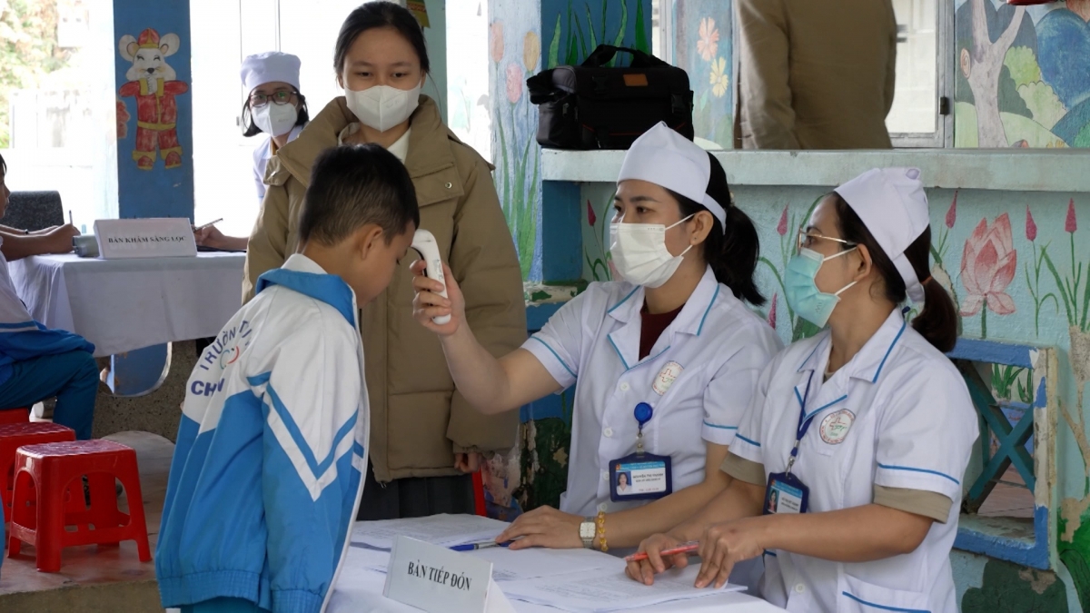 Vă đĭ khei 3/2025, dêh char Gia Lai hlôi iung jang ƀet vaccine bpơ̆ng jĭ grŏnh ăn hơ ioh đơ̆ng 1 truh 10 sơnăm.
