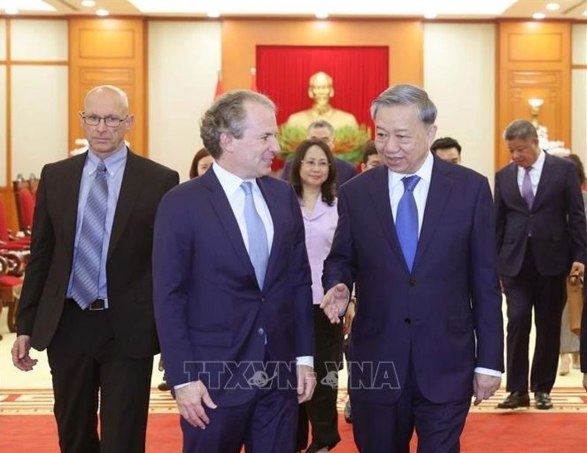 Tổng Ƀí thư ồng Tô Lâm wă Kwang lam bồ đơng lam lơh jăt Tập đoàn Rosen Partners, lơgar Mỹ (Rùp: Anih yal tơnggit jơnau Việt Nam)