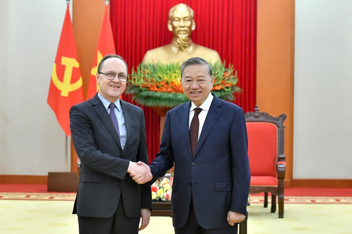 Tổng Ƀí thư ồng Tô Lâm wă Kwang atbồ Anih lơh broă ala mat lơgar Nga