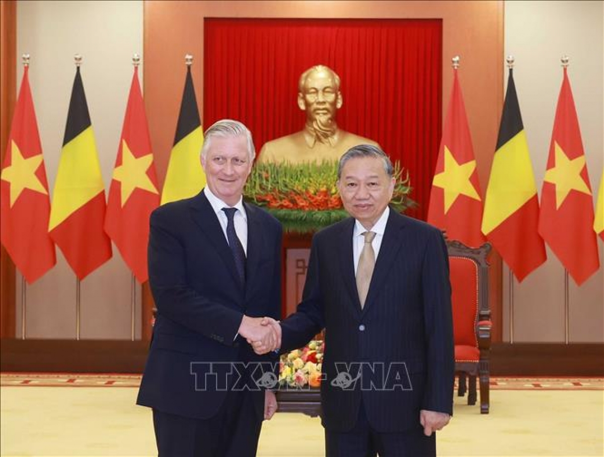 Tổng Bí thư ồng Tô Lâm wă Bơtau lơgar Bỉ ồng Philippe (Rùp: Thống Nhất/Anih yal tơngĭt jơnau Việt Nam)