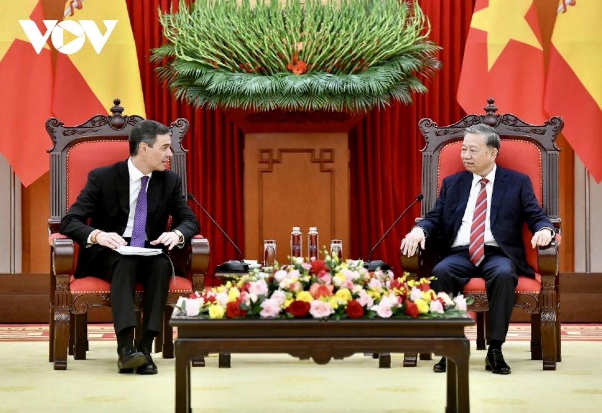 Khua git gai ping gah ơi Tô Lâm hăng Khua dêh čar Español