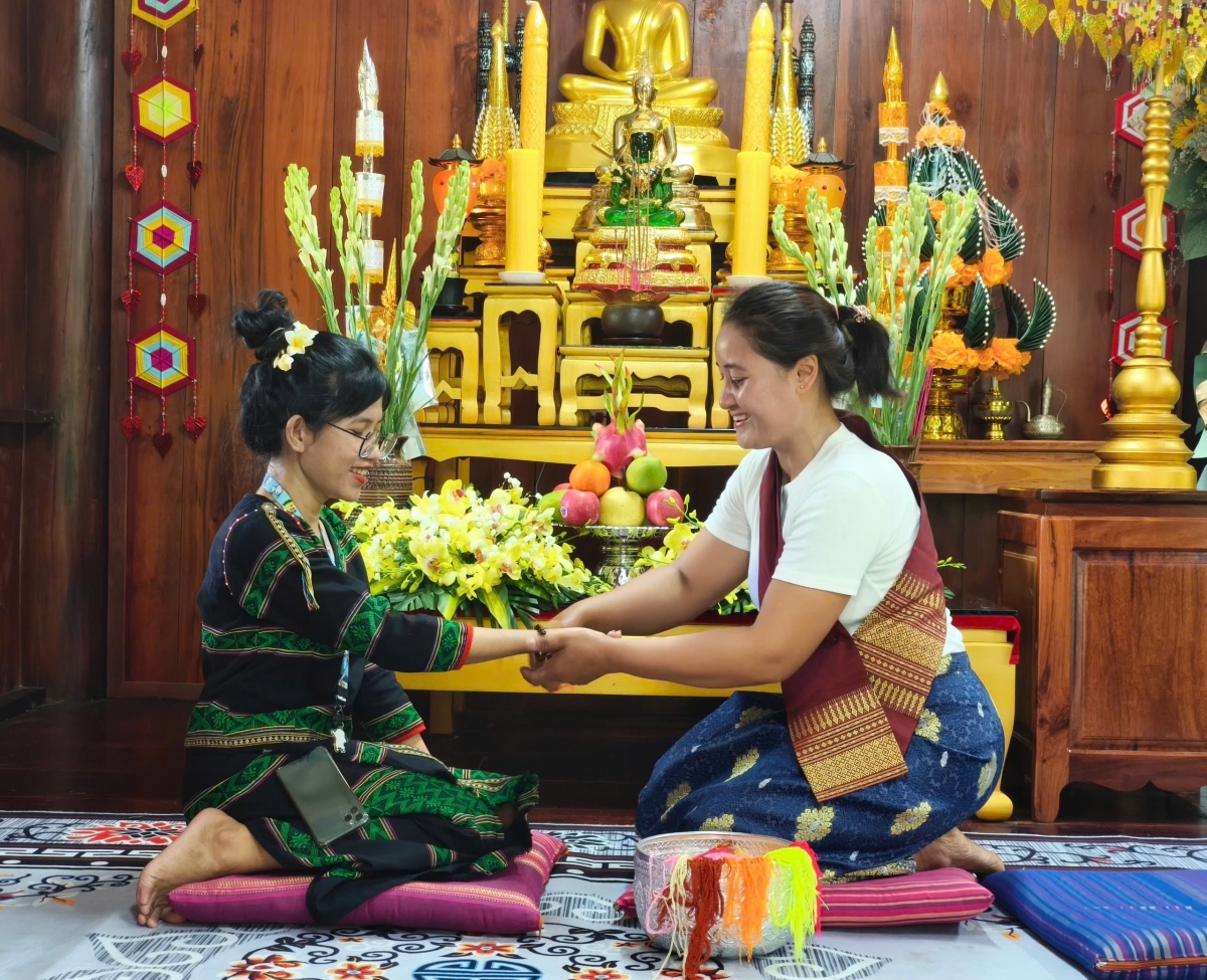 Mâu ngế ki hên hơnăm kô châ kât prế a kŏng vâ rơkâu tơdroăng ki hơniâp ro ăm mơngế ki kât prế a kŏng
