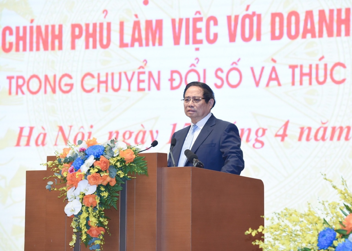 Thủ tướng Phạm Minh Chính ƀư tơm rơh tâm nchră đah ăp doanh nghiệp ngih dak.
