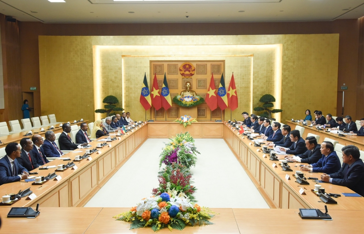 Mpồl kwang bàng kâp dờng 2 lơgar pơrjum bơyai