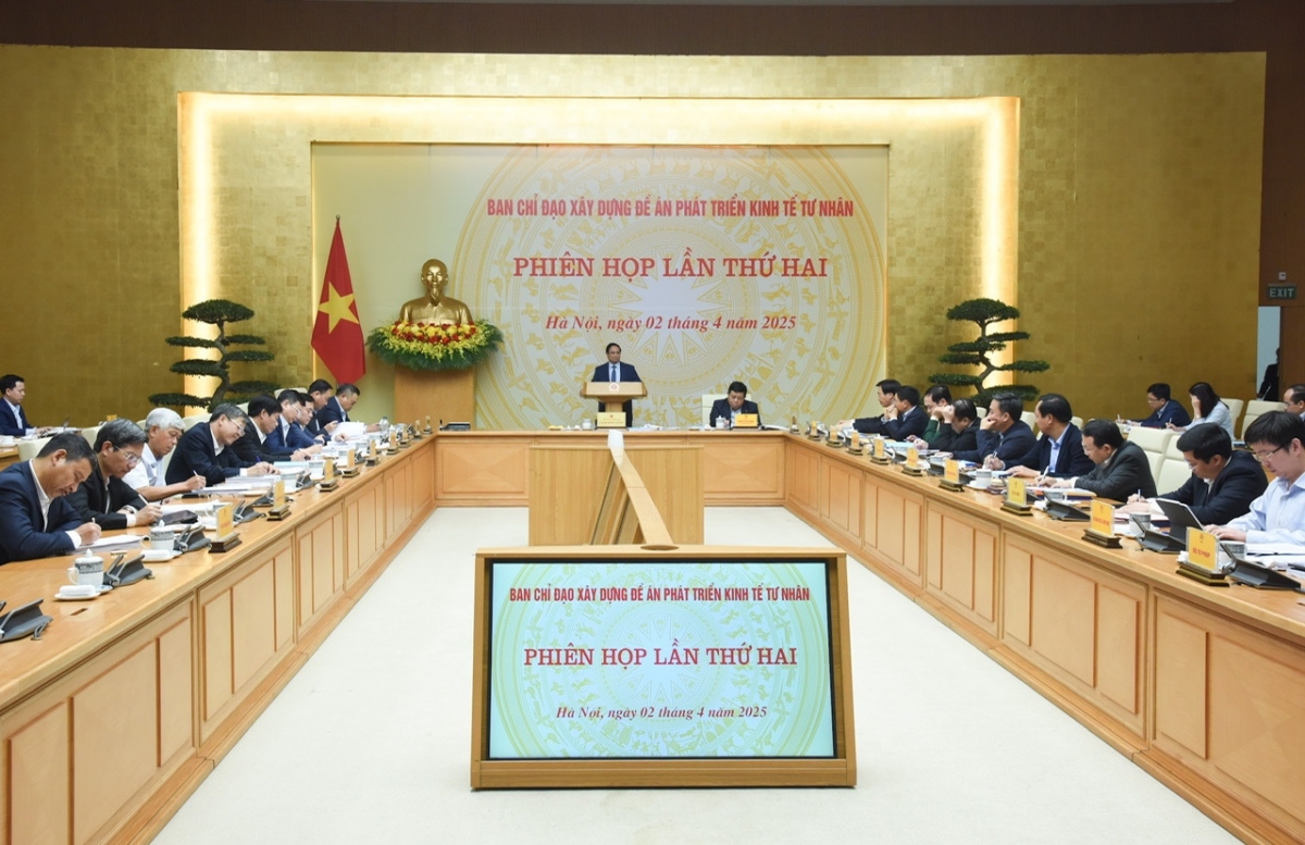 Thủ tướng ồng Phạm Minh Chính đơng lam dar pơrjum dơ̆ 2 bơh mpồl sồr lơh dê