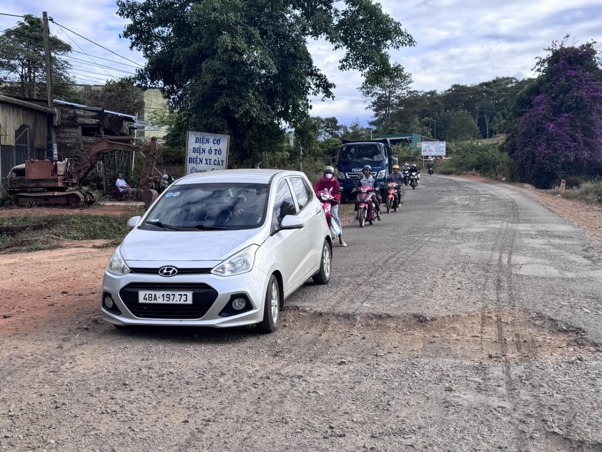
Tơchĕng lăng, jăl trong glung 1 Dak Nông rŏ năng gô đei ming hơmet lơ̆m vă đĭ sơnăm 2025