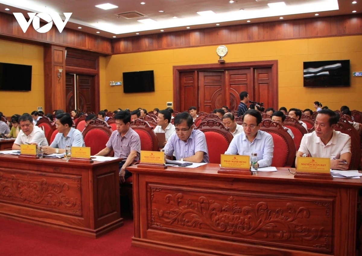 Các thành viên Ban Chỉ đạo thảo luận