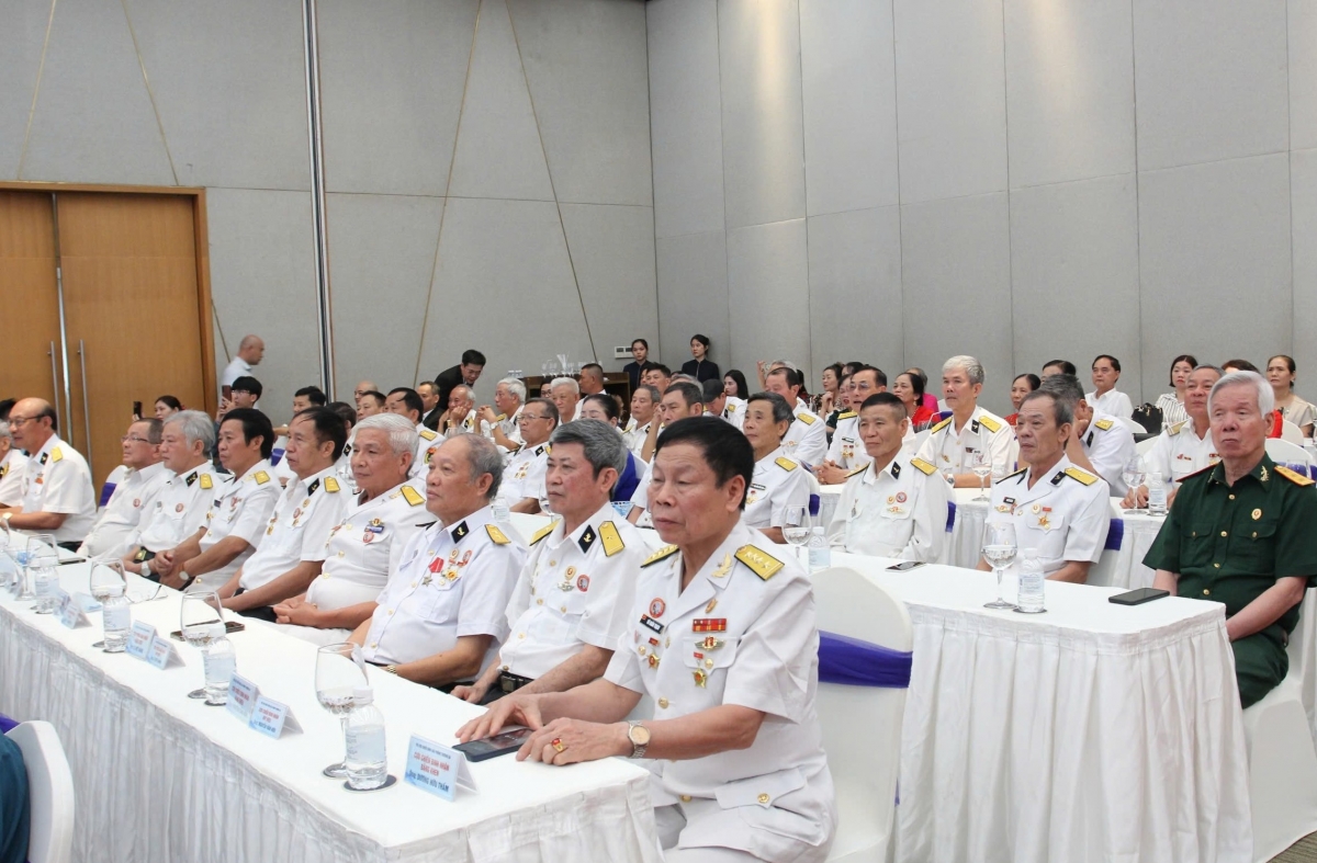 Mâu mố đô̆i hneăng hdrối veăng tung rôh tơleăng Trường Sa trâm mâ a pơlê kong kơdrâm Nha Trang