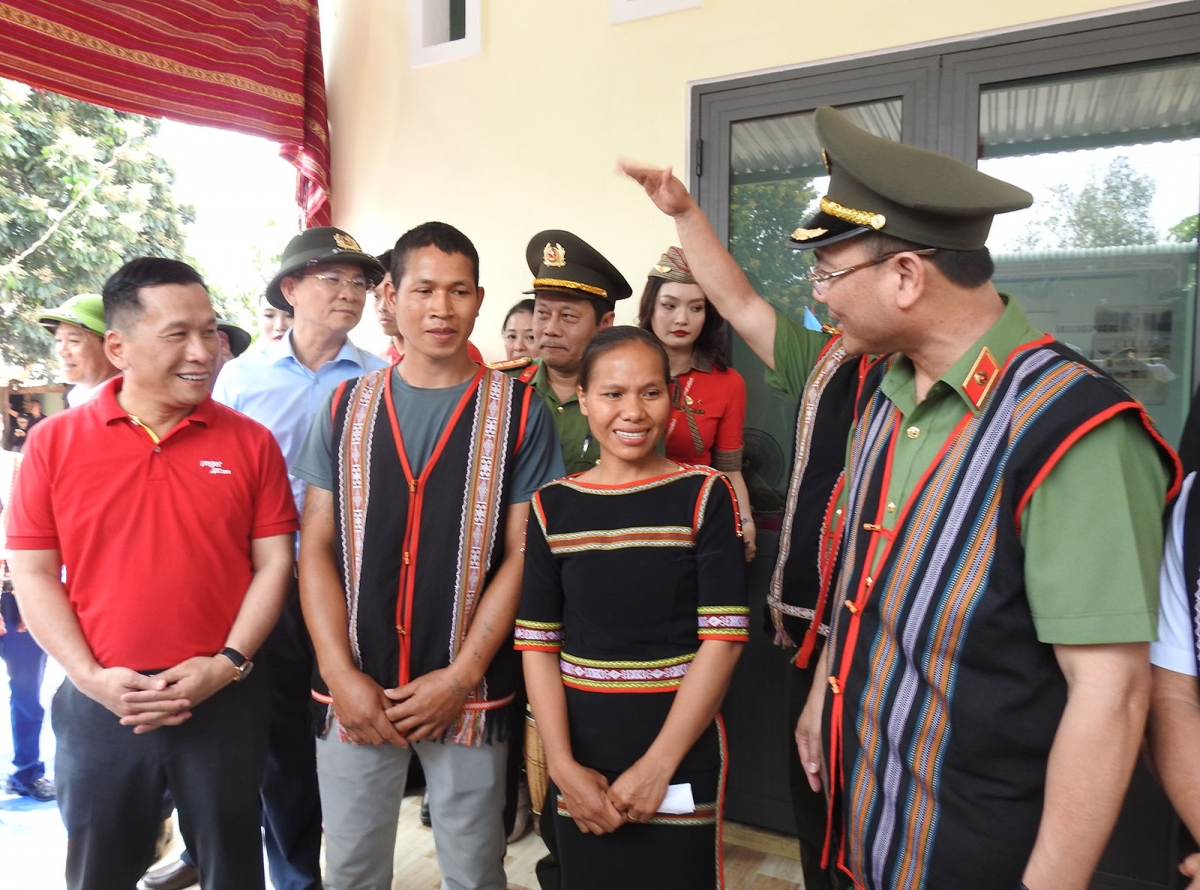 Klo hơkăn pơmai Y Lan – unh hnam đei iŏk hnam mă blŭng đơ̆ng Tơdrong jang sut lê̆ hnam pơgia hnam hyah hyok đơ̆ng Anih tơm Kŏng an
