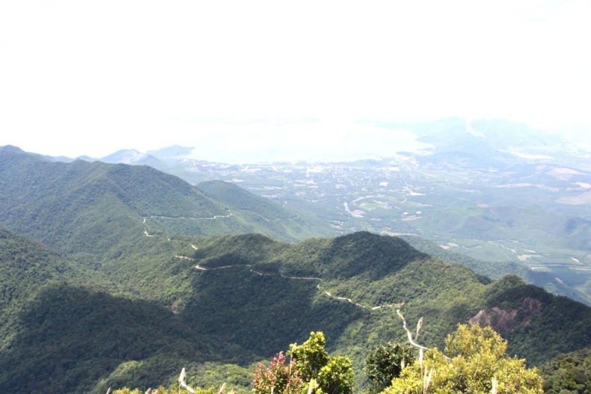 Bạch Mã nhìn từ trên cao