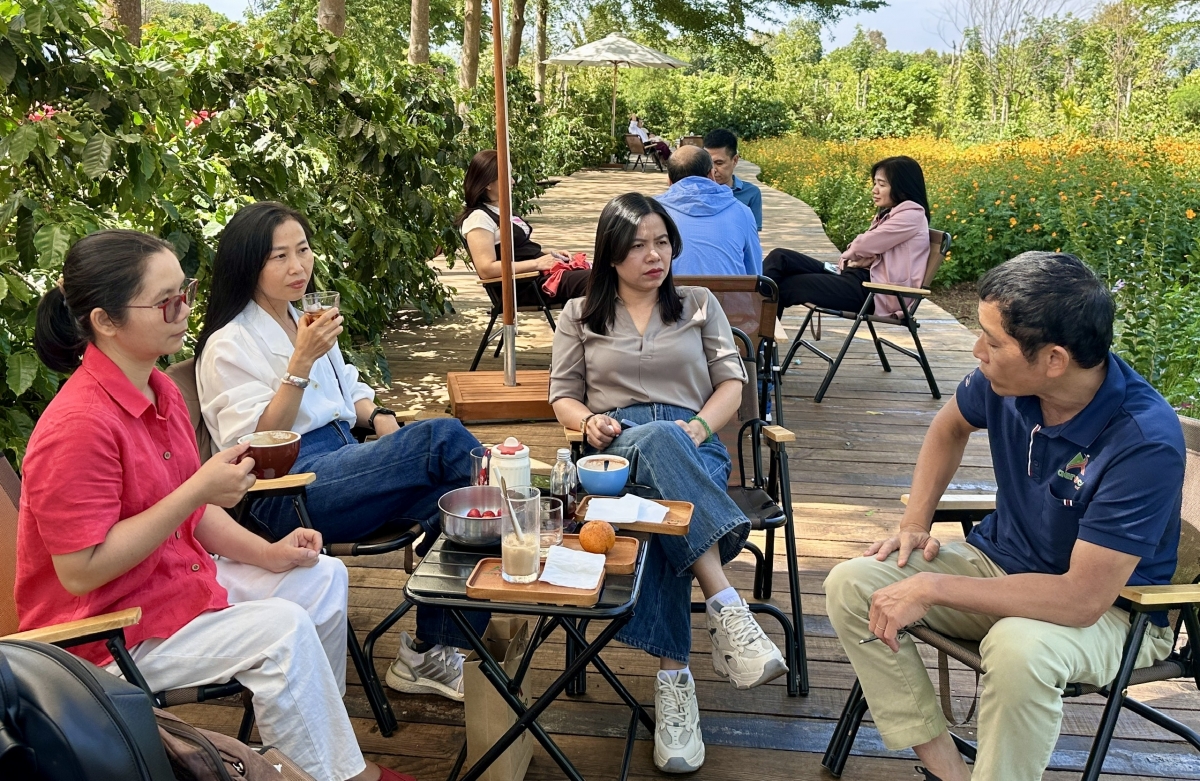 Uă mpồl lơh sa kă bro cri bơyai nàng jòi gùng dà broă lơh drơng drà kă bro tàm dơlam lơgar niam ngan