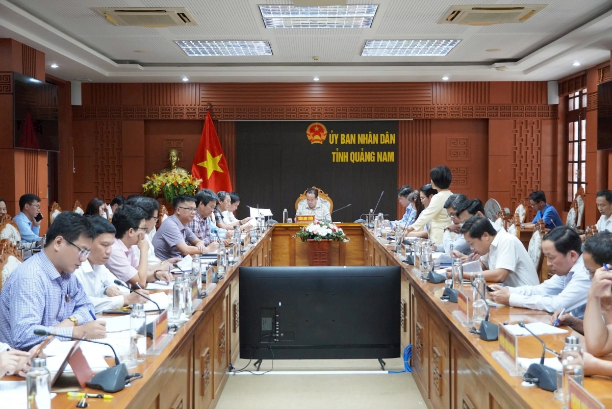 UBND tỉnh k'đươi apêêl vêêl đong pa đơơh pay đọọng zên apêê bh'rợ xa nay cr'noọ cr'niêng k'tiêc k'ruung. Chanup: DIỄM LỆ