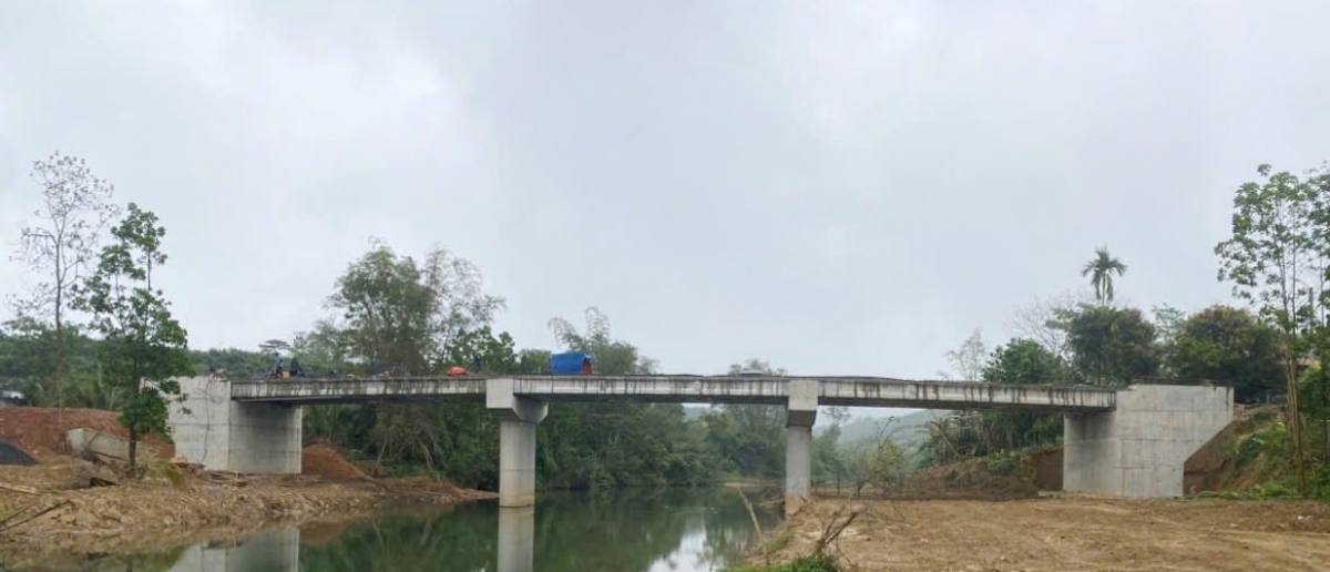 (Cầu sông Vầu-Ảnh -Báo Quảng Nam)