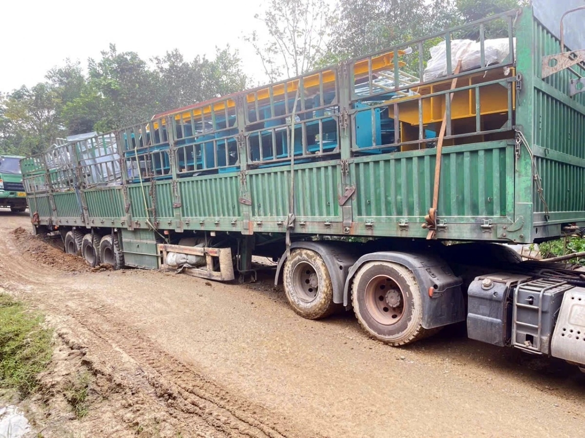 Xe đầu kéo liên tục bị sự cố khi đi qua các hố sâu hơn 0,5 m.
