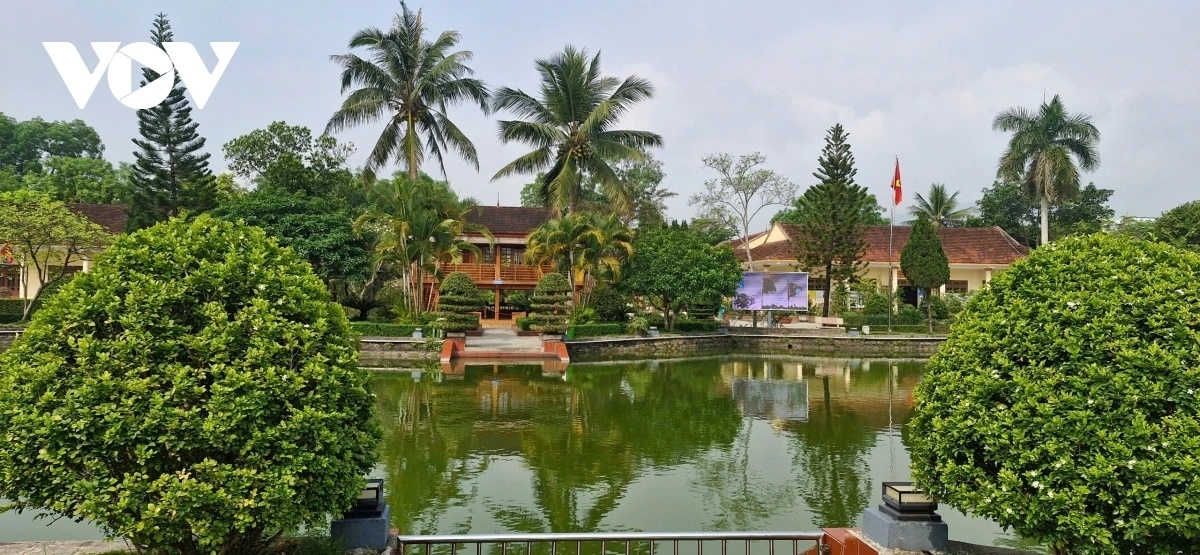 Không gian mô phỏng theo nhà sàn Bác Hồ tại Hà Nội.