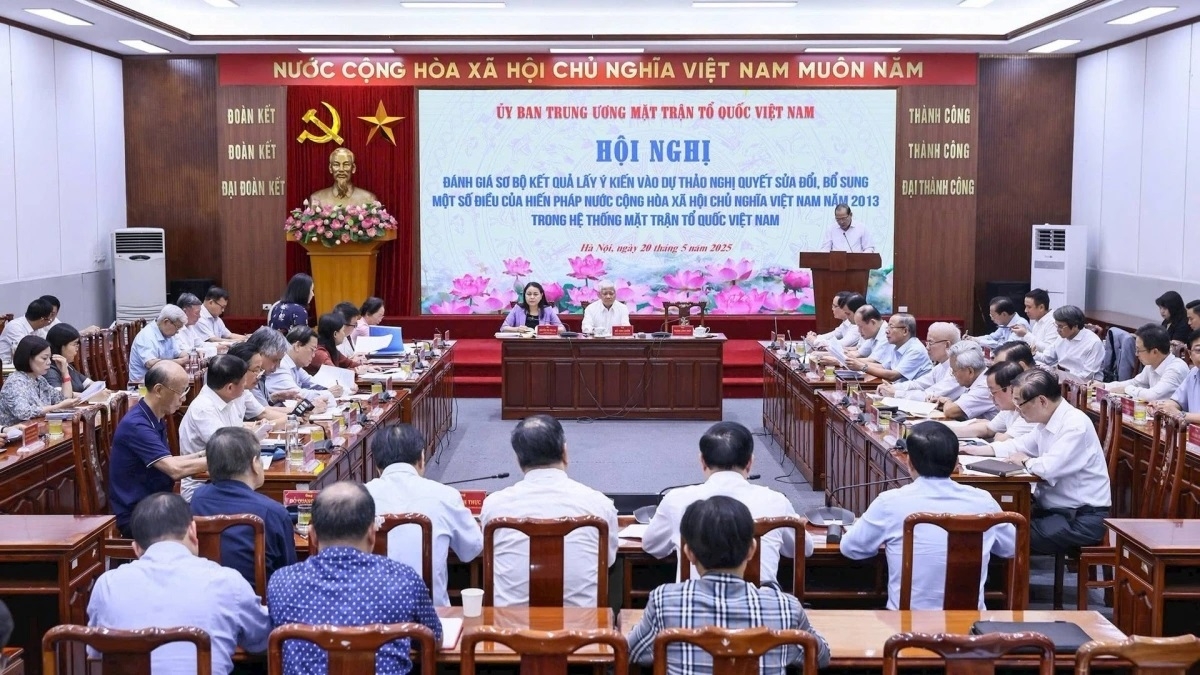 Hội nghị đánh giá sơ bộ kết quả lấy ý kiến vào dự thảo Nghị quyết sửa đổi, bổ sung một số điều của Hiến pháp năm 2013 trong hệ thống MTTQ Việt Nam do UBTƯ MTTQ Việt Nam tổ chức ngày 20/5. Ảnh Quang Vinh.