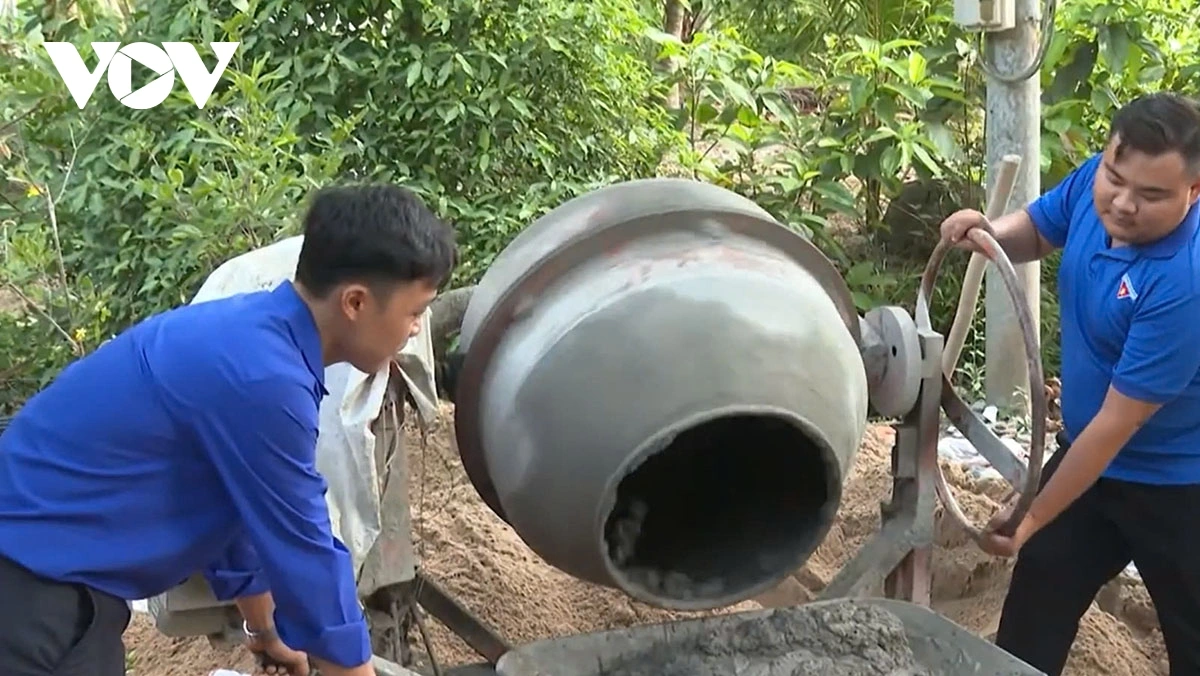 Tinh Vinh Long daok jak ba kapul urang ndoan, dam dara hu mbaok tame rik prein.