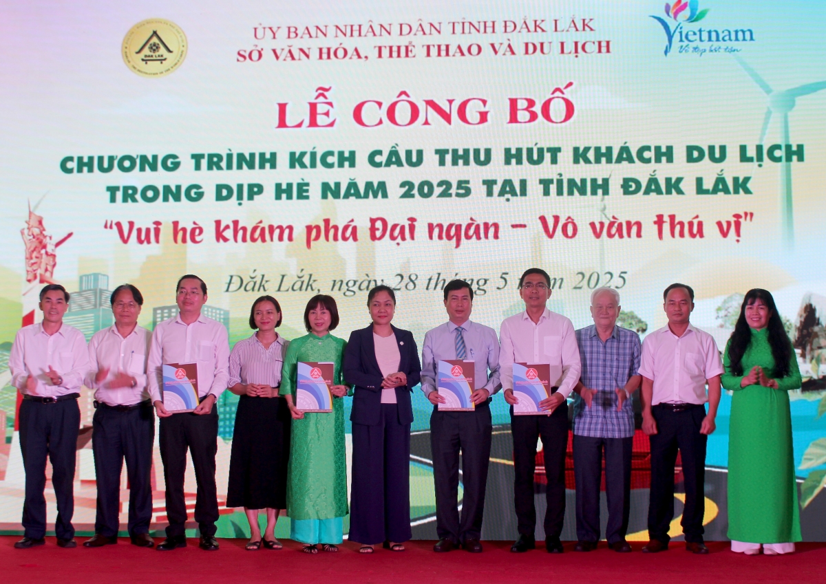 
Rim anih jang chih măt pơkăp asong tơjur kơjă vă vang jang Hơtŏk tơmang pơhiơ̆ tơ̆ Đăk Lăk