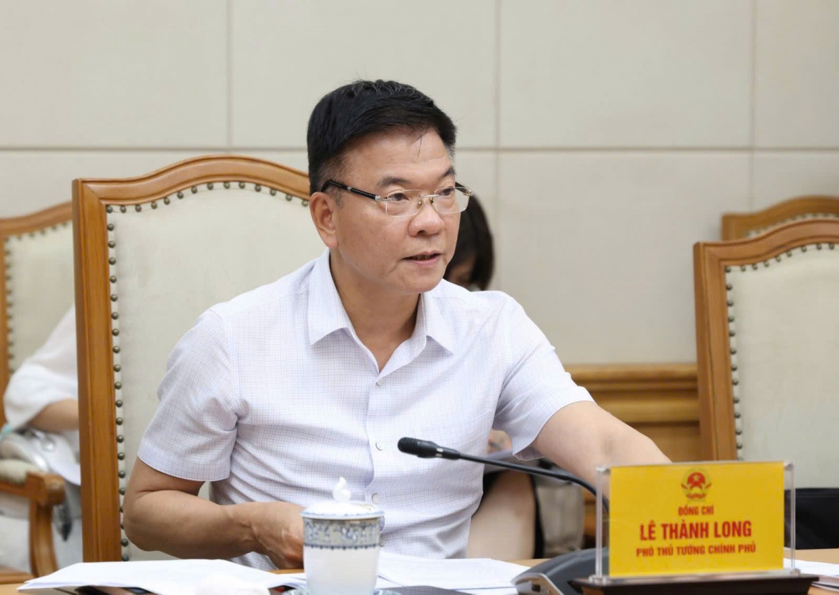 Pôa Lê Thành Long, Phŏ ngế pro xiâm hnê ngăn tơnêi têa pơkuâ hôp