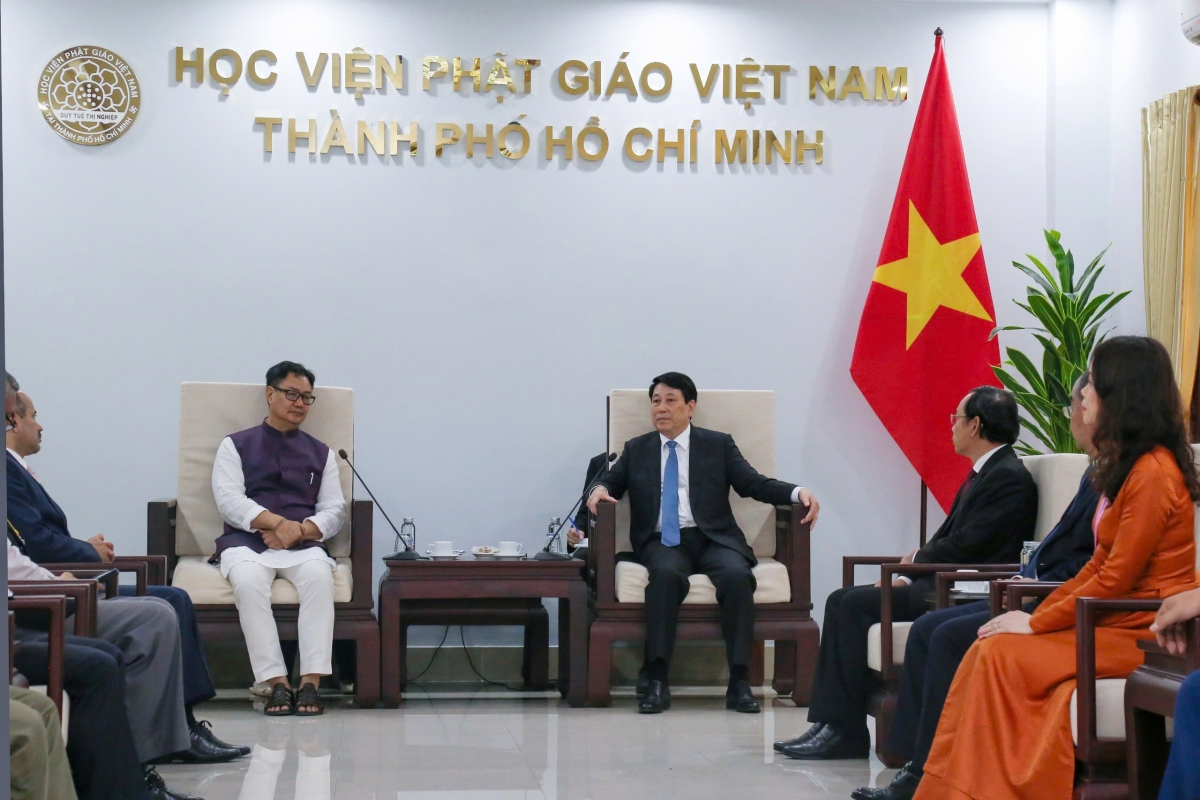 Củ tịc lơgar ồng Lương Cường wă Ƀộ trưởng ală broă Nghị viện mờ jơi bơtiàn dồ êt nă cau lơgar Ấn Độ