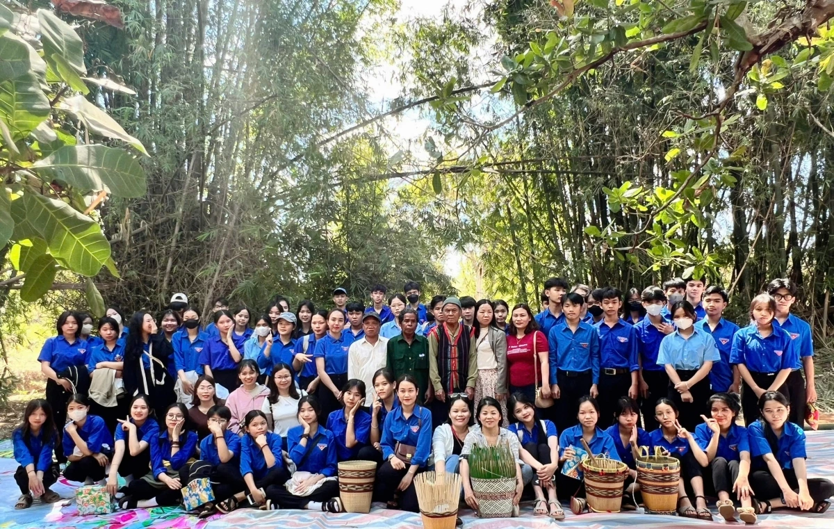 Kapul dam dara gam haong dom taha palei, urang pak gak di mbon palei