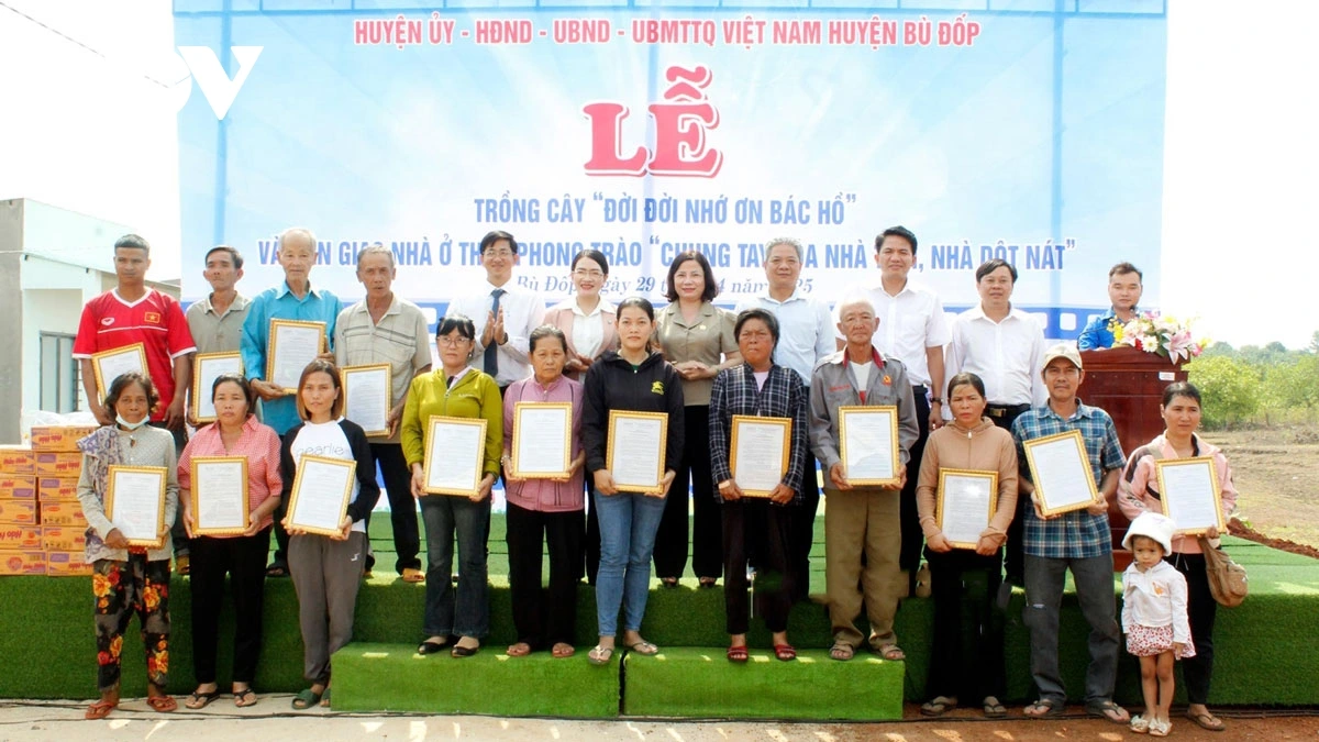  17 baoh sang rahra hu taneh di Bù Đốp urak ini hu sang daok