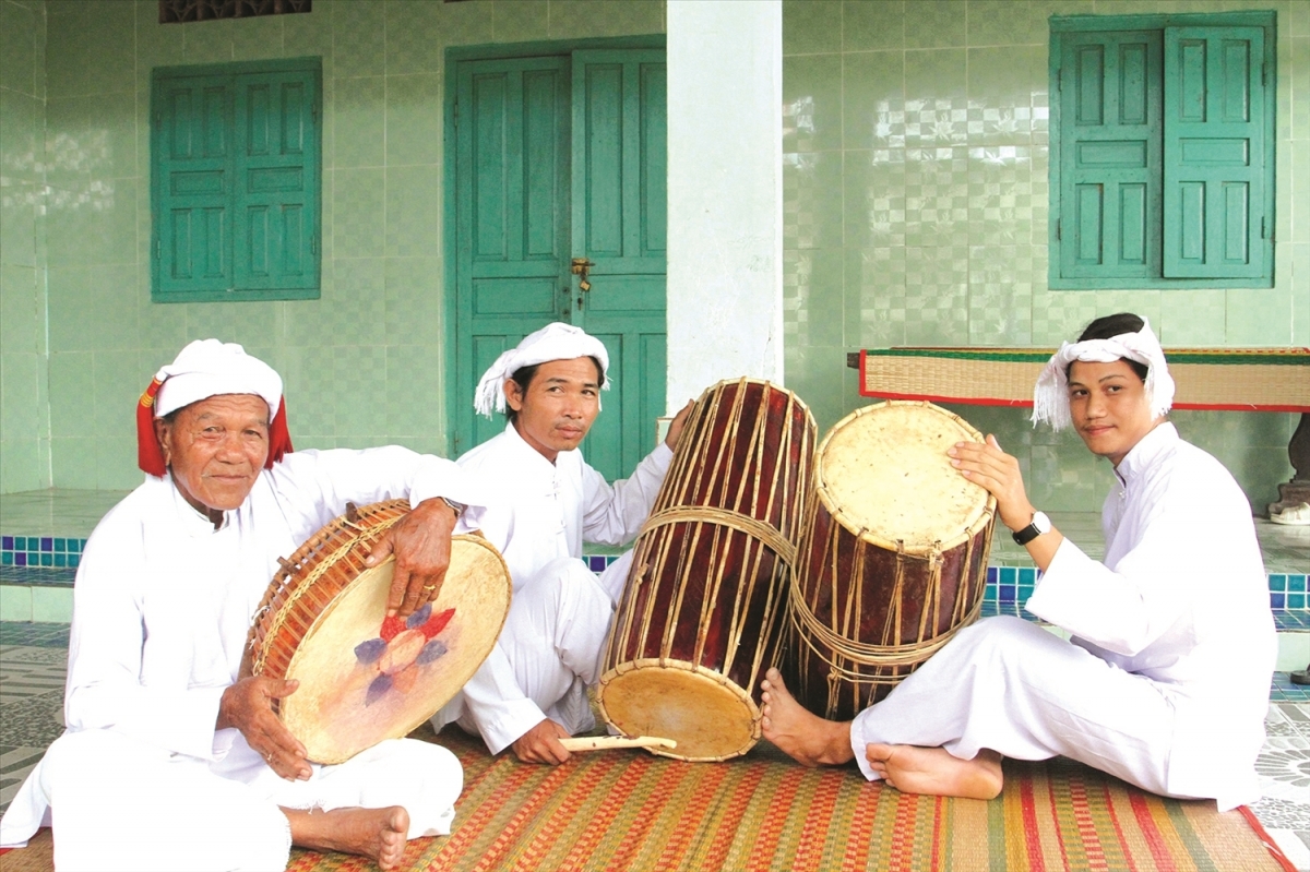 Dom urang taong ragam ragu ka harei adat Rija Dayep