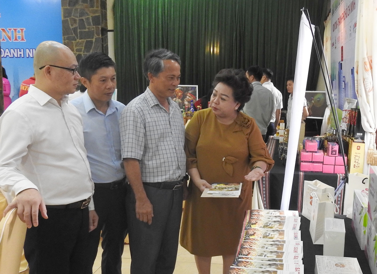 Bôk nău kan geh tât râng bah Hiệp hội Doanh nghiệp Nkual ƀon têh Hồ Chí Minh