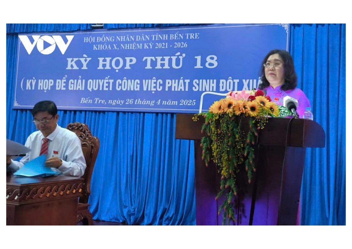Bà Hồ Thị Hoàng Yến Bí thư Tỉnh ủy, Chủ tịch Hội đồng Nhân dân tỉnh Bến Tre nêu ý kiến về việc sắp xếp các đơn vị hành chính cấp xã và sáp nhập tỉnh.