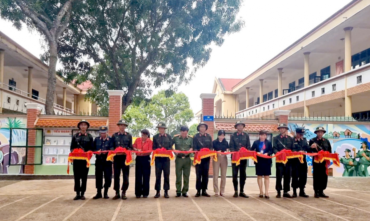 Mpồl bơyai lơh koh biày nàng ai mŭt ngui broă wăc rùp mờ tơngu me cau ling kản sát kơ động Tây Nguyên