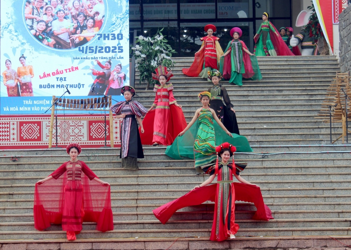 Ràng tơlik ală phan soh kòn cau tơngume Bơta niam bơnĕ tiah kơh bơnơm
