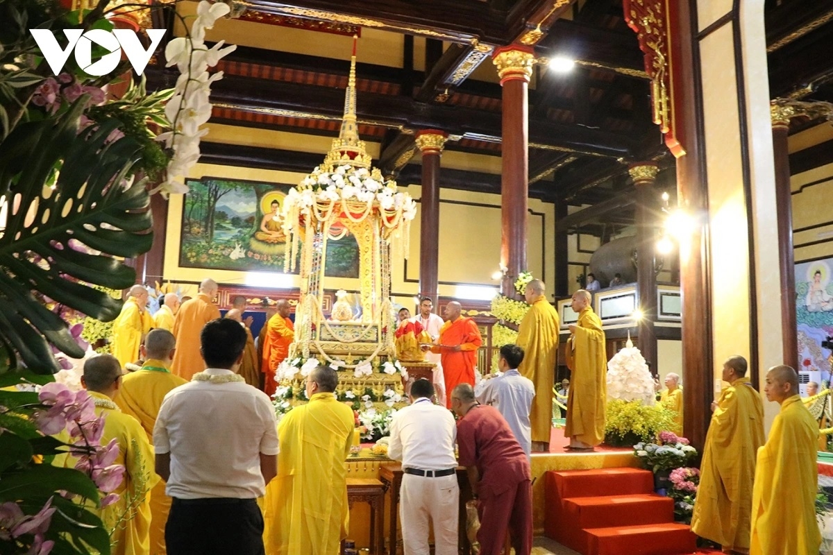 Lễ Tôn trí xá lợi Phật