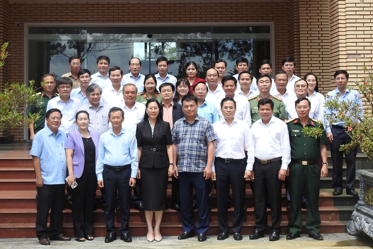Ban Thường vụ Tỉnh uỷ Quảng Ngãi n’hanh Kon Tum chŭp rup nkah lôch rơh pah kan bôk năp nar 15/4 nchră nău n’glăp 2 n’gor ta thị trấn Măng Đen, nkuâl Kon Plông, n’gor Kon Tum