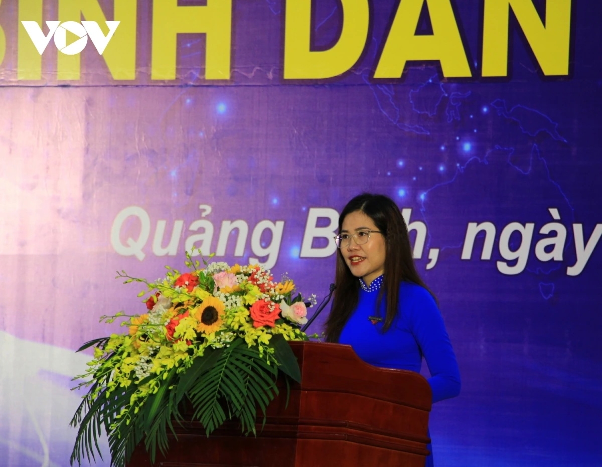 Đại diện tuổi trẻ Quảng Bình hưởng ứng phong trào Bình dân học vụ số