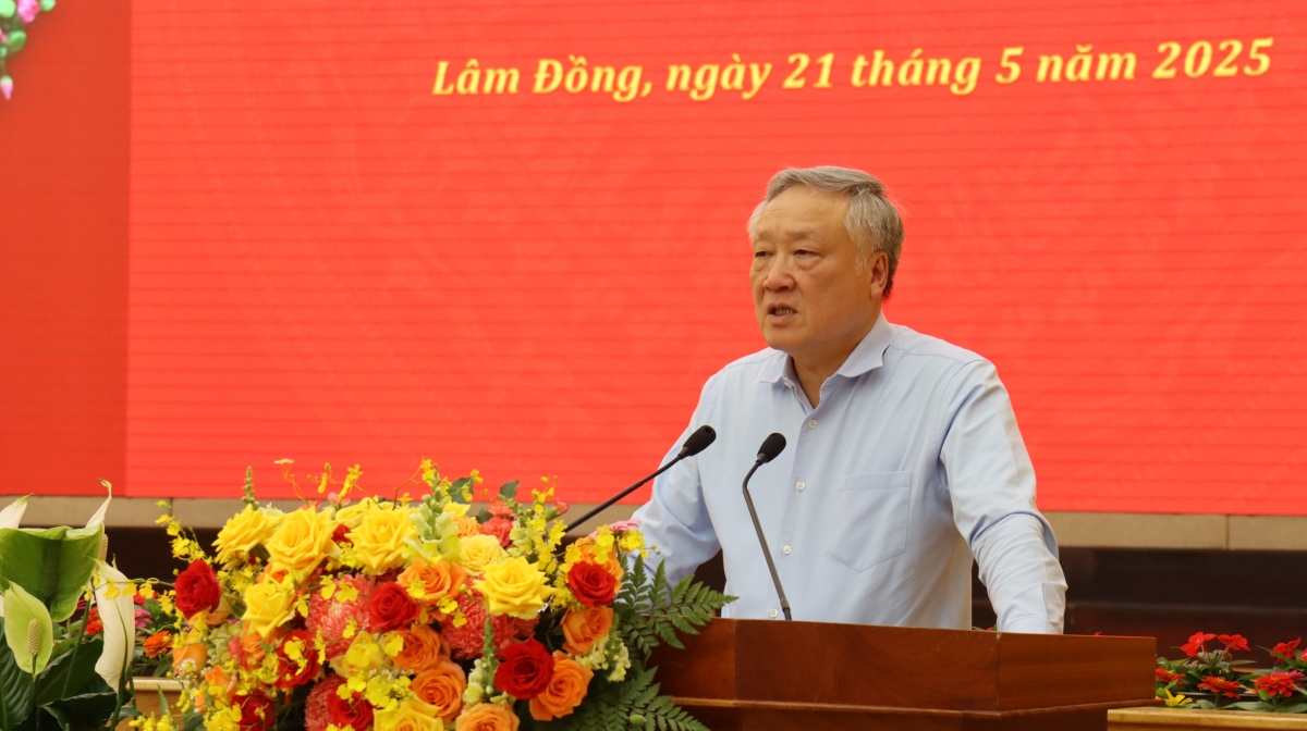 Kơ-iăng Khua dêh čar ơi Nguyễn Hòa Bình đĭ pơhiăp git gai mông jơnum