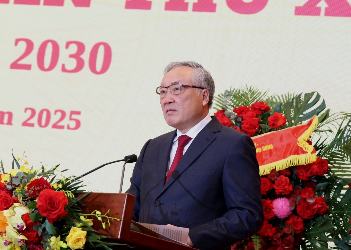 Pôa Nguyễn Hòa Bình, Phŏ Ngế pro xiâm hnê ngăn tơnêi têa tơpui a Hneăng hôp