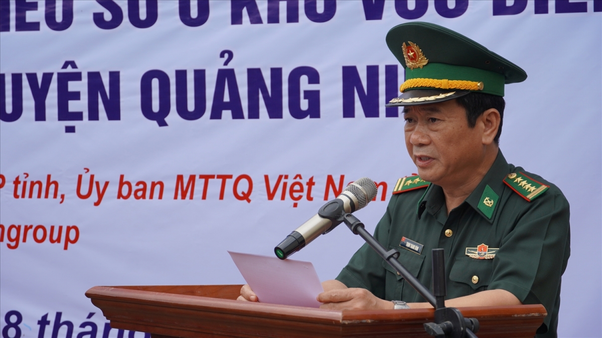 Đại tá Trịnh Thanh Bình - Tỉnh ủy viên, Chỉ huy trưởng Bộ Chỉ huy BĐBP tỉnh phát biểu tại Lễ khởi công