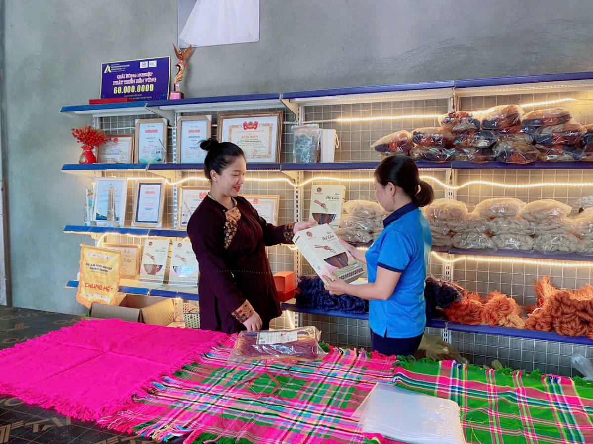 Phụ nữ vùng cao đang góp phần quan trọng đưa các sản phẩm OCOP Bắc Kạn đến với thị trường trong và ngoài nước