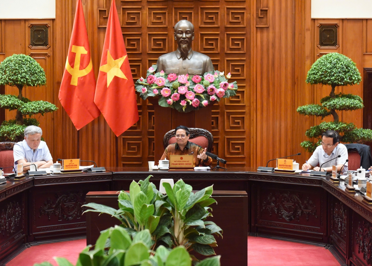 Thủ tướng Phạm Minh Chính pơgơ̆r hop akŏm