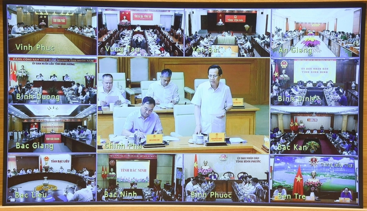 Phiên họp nối cầu với các địa phương
