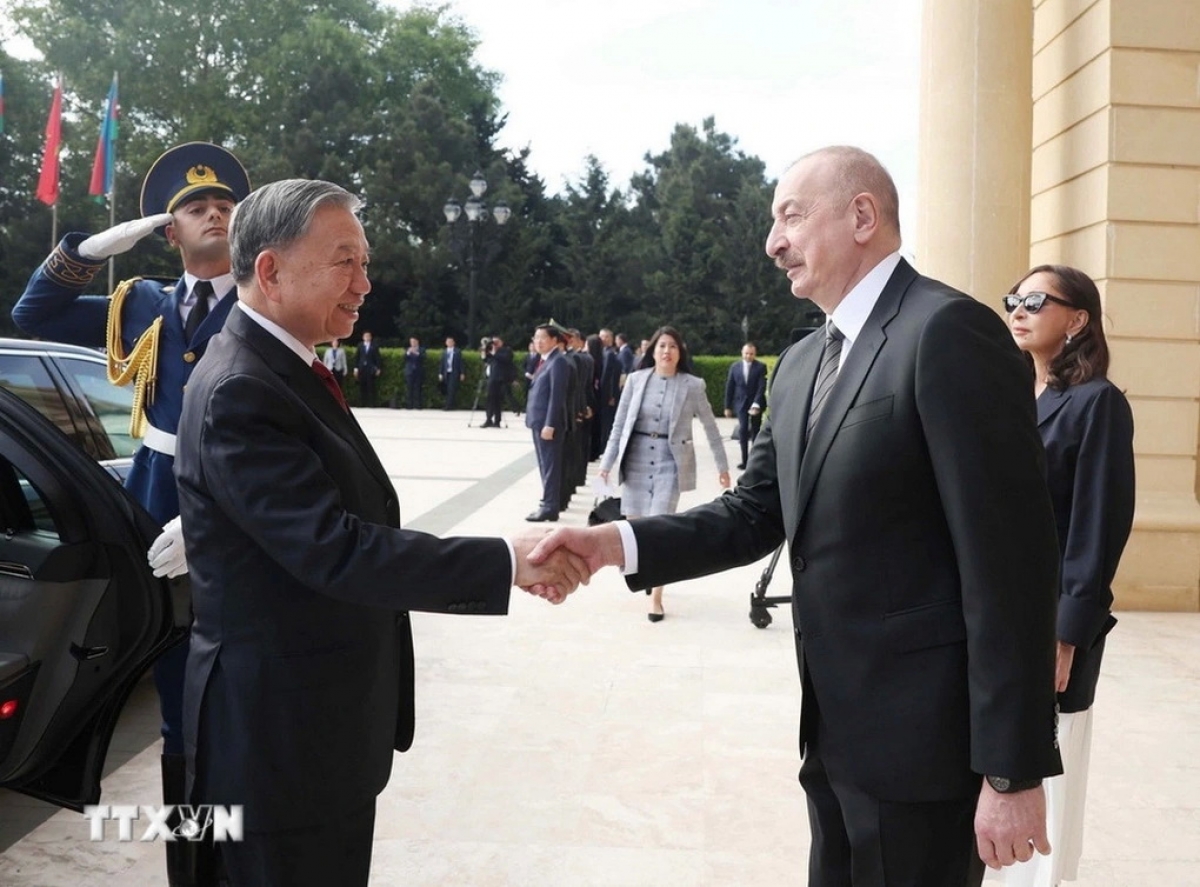 Tổng thống Azerbaijan Ilham Aliyev đón Tổng Bí thư Tô Lâm.