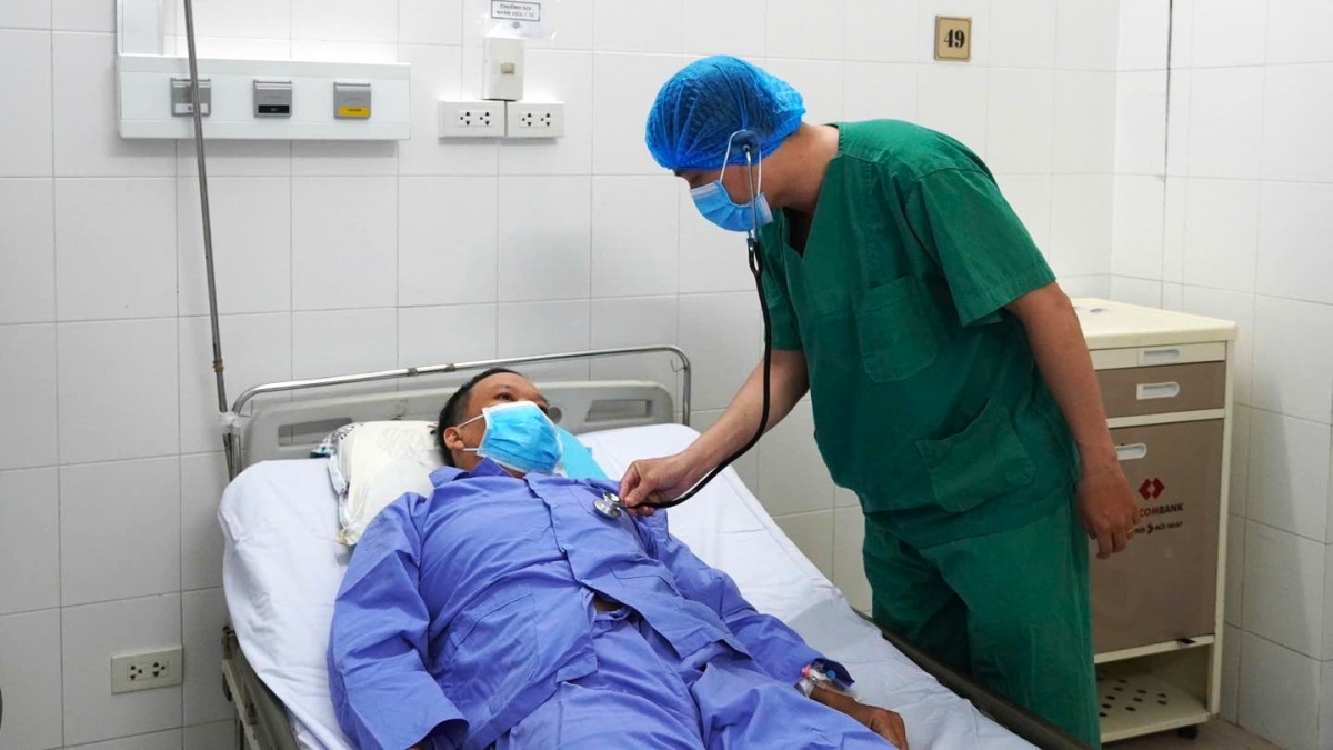 Ngoài hỗ trợ chi phí cho bệnh nhân khó khăn, Bệnh viện Đa khoa Trung ương Cần Thơ còn hỗ trợ bệnh viện tuyến trên trong việc giảm tải bệnh nhân