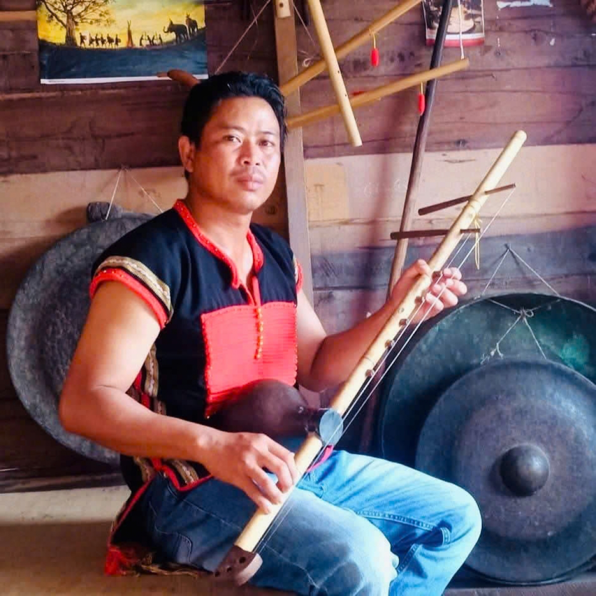 Ngoh Y Puen Niê, ngế rơtăm ƀă mâu prôa, rơvŏng tiô khôi hmâ vâi krâ nah