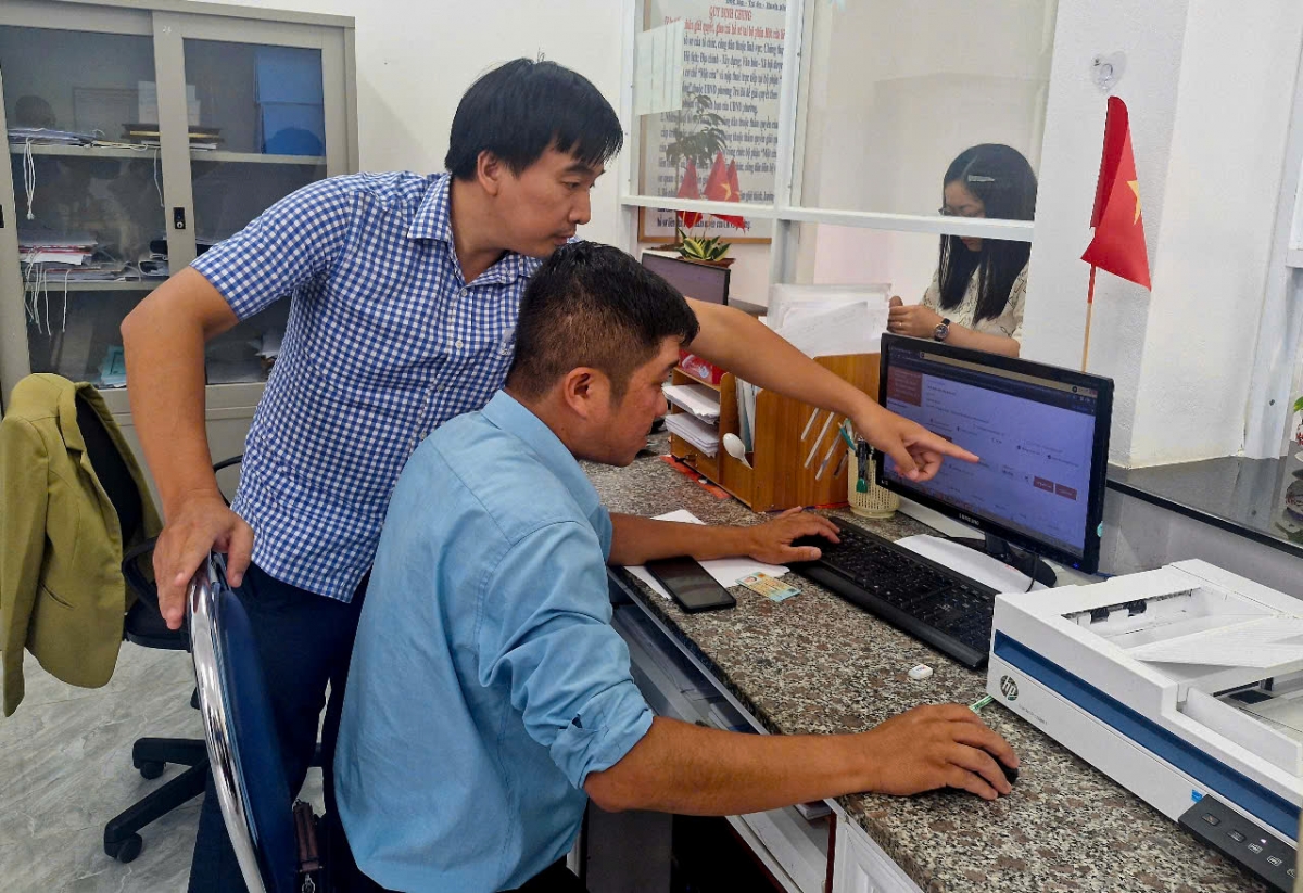 Phan Vĩnh Đạt- knuă druh bruă lăn ala ƀuôn hgŭm Hội Phú (dôk gŭ) mâo knuă druh Anôk bruă sang čư̆ êa čar Bình Định đru ngă hdră anei