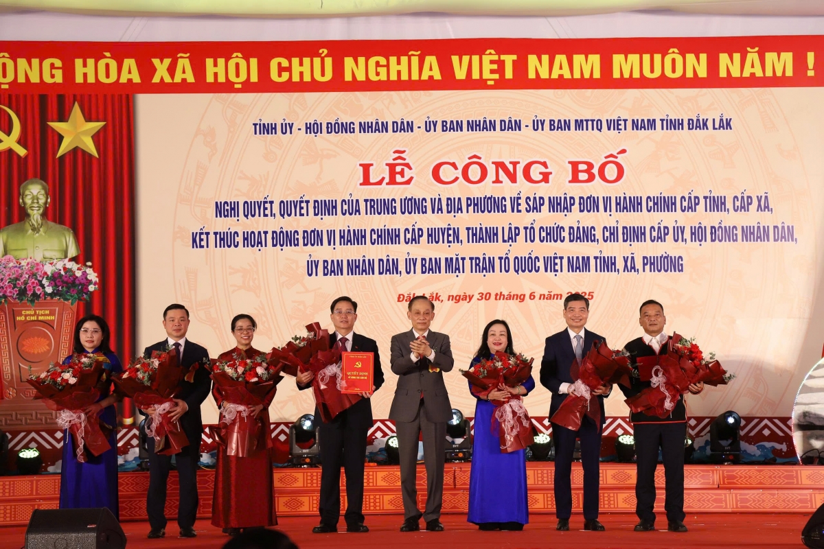 Ơi Lê Hoài Trung, Ding kơna git gai Ping gah dêh čar, Khua Anom bruă Ping gah dêh čar jao Tơlơi pơsit pơdŏng tơring čar phrâo