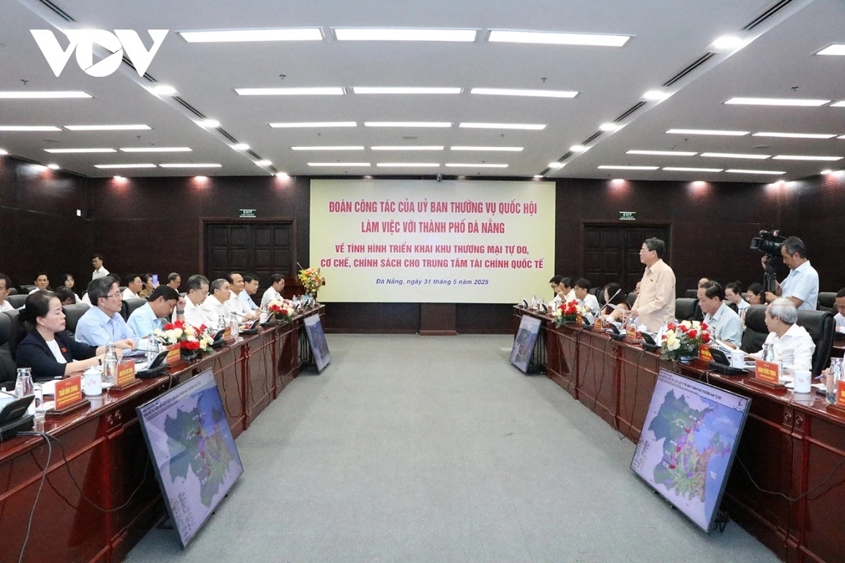 Đoàn công tác của Quốc hội làm việc với Lãnh đạo thành phố Đà Nẵng về Trung tâm Tài chính Quốc tế và Khu Thương mại Tự do Đà Nẵng