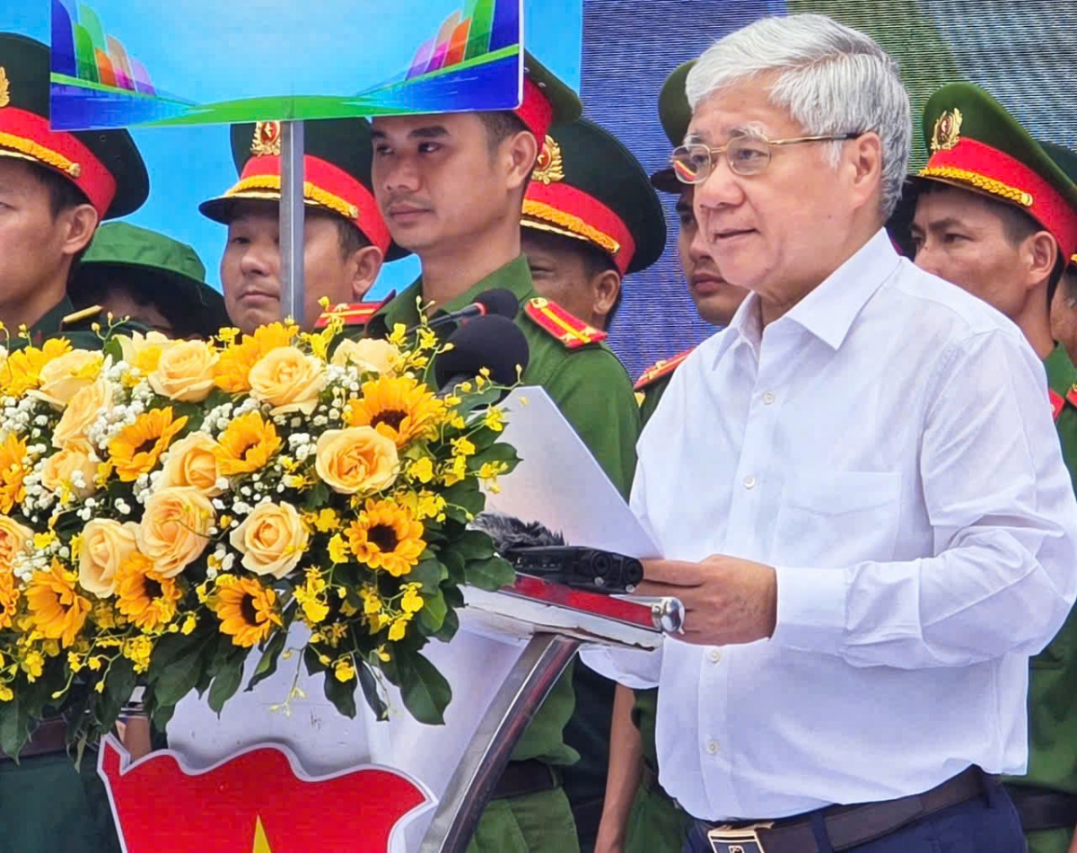 Khua Jơnum min djop djuai ania mơnuih mơnam dêh čar Việt Nam Đỗ Văn Chiến pơhiăp amăng mông ngă lơphet