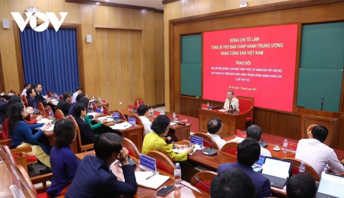 Khua git gai Ping gah dêh čar ơi Tô Lâm hiăp bit ƀơi anih pơtô hrăm brơi ƀing apăn bruă prap mut ding kơna khul apăn bruă Ping gah