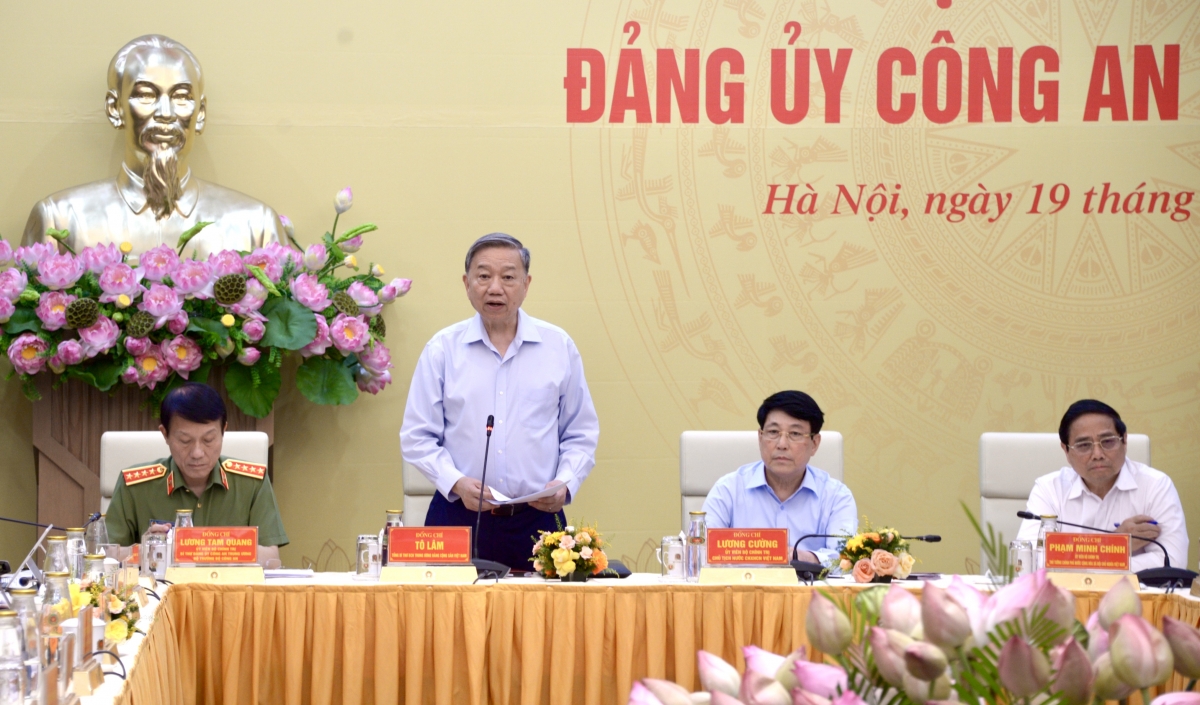 
Tổng Bí thư Tô Lâm pơma pơgơ̆r hop akŏm