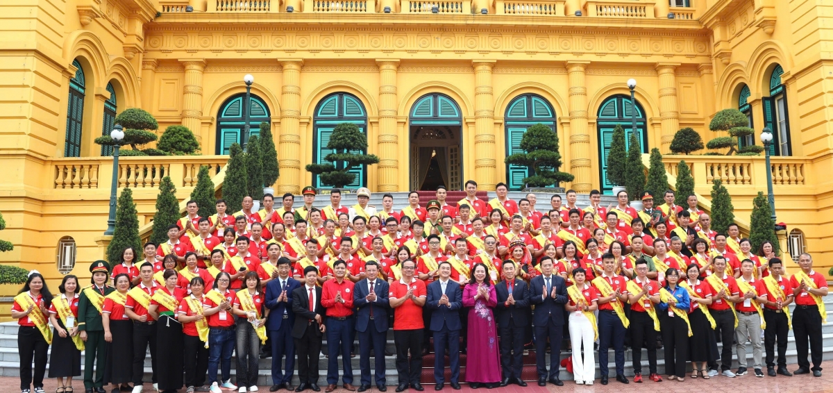 Kơ iĕng Kơdră chĕp pơgơ̆r Teh đak Võ Thị Ánh Xuân phĭn rup hơdoi hăm dôm bơngai tang măt.